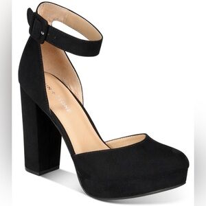 Like new! Black Block Heel Pumps